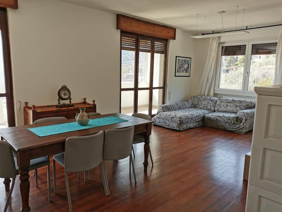 Patricia'S Apartment Riva di Solto Luaran gambar