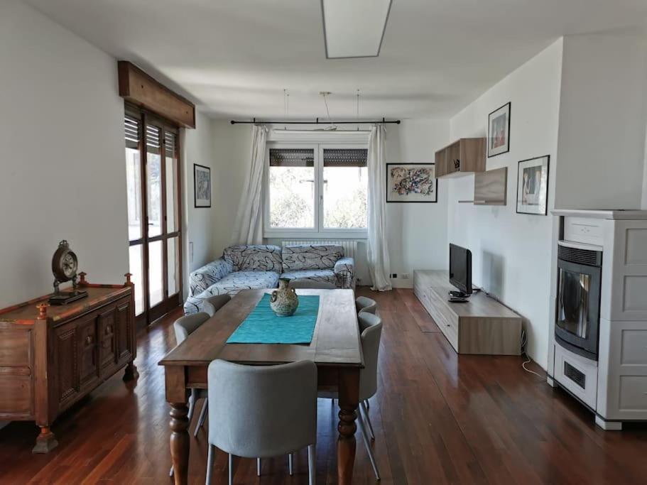 Patricia'S Apartment Riva di Solto Luaran gambar